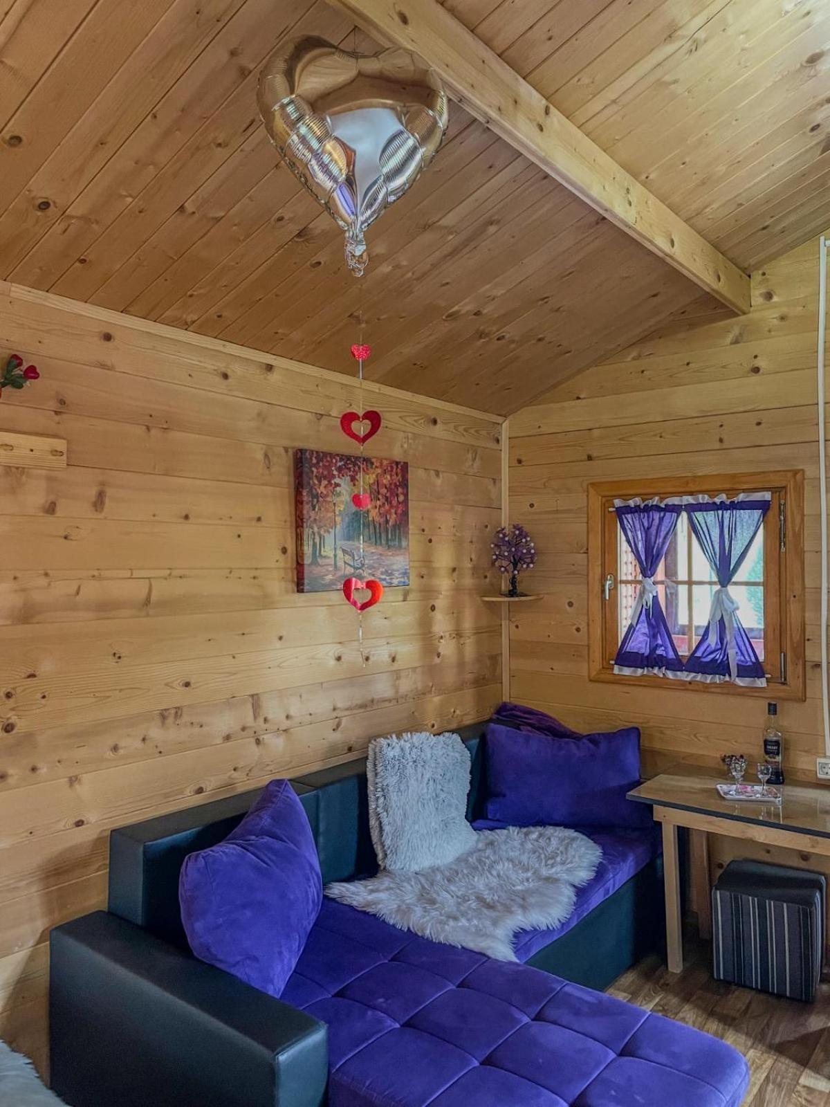 Cottage La Sierra With Jacuzzi Korenica Exterior photo